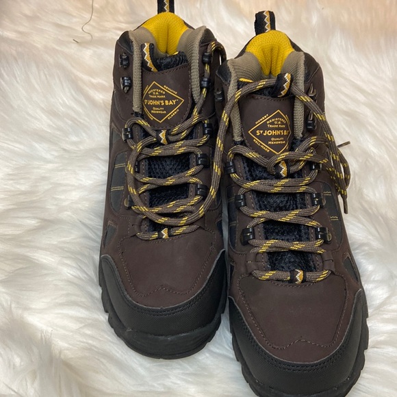 St John’s Bay boots. - Picture 2 of 7